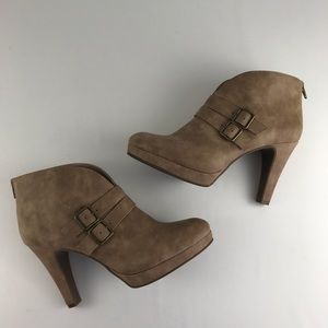 Like 🆕 Unlisted Kenneth Cole Tan Boots Sz 9